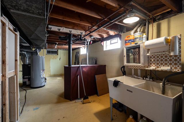 4014 S Logan COURT, Milwaukee, WI 53207