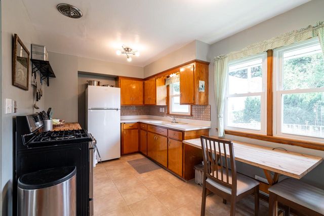 4014 S Logan COURT, Milwaukee, WI 53207