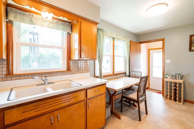 4014 S Logan COURT, Milwaukee, WI 53207