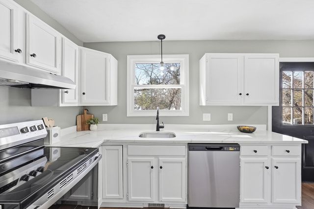 66 Newland Ave, Bellingham, MA 02019