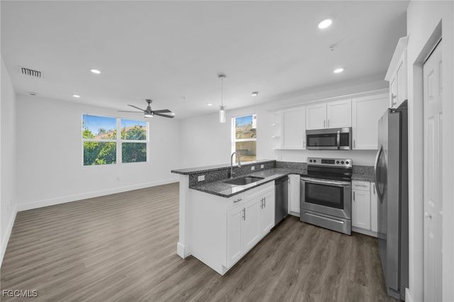 275 SW 4th ST 120, Cape Coral, FL 33991