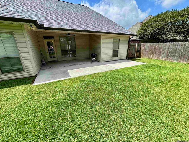 10073 Chanel Dr, Denham Springs, LA 70706