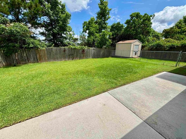 10073 Chanel Dr, Denham Springs, LA 70706