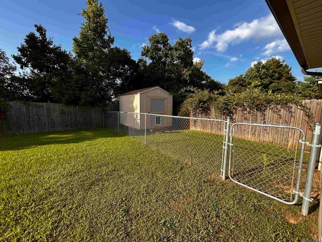 10073 Chanel Dr, Denham Springs, LA 70706