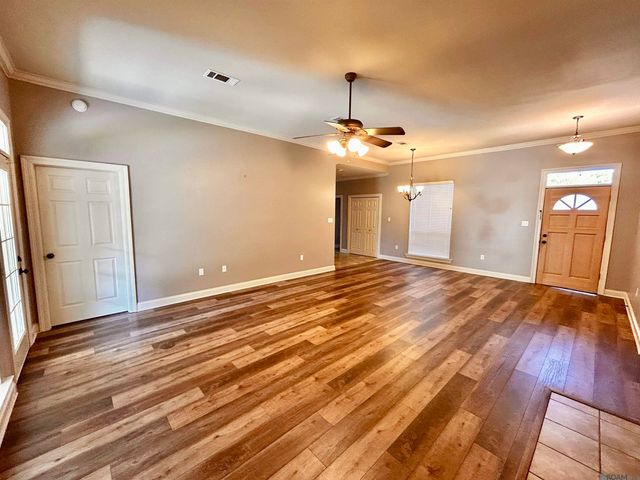 10073 Chanel Dr, Denham Springs, LA 70706