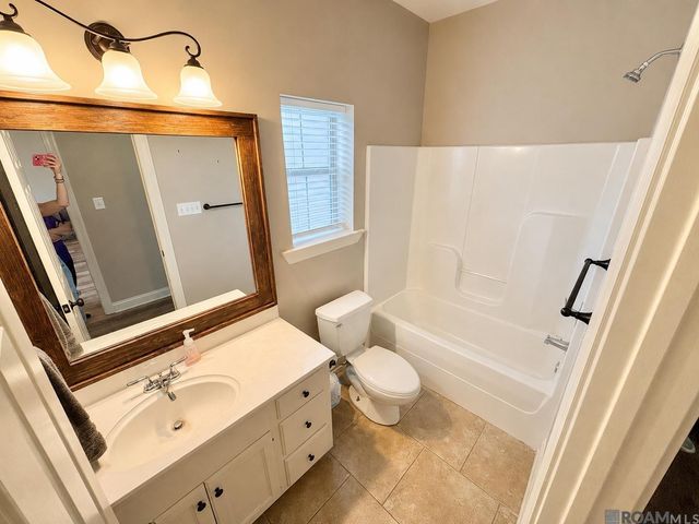 10073 Chanel Dr, Denham Springs, LA 70706