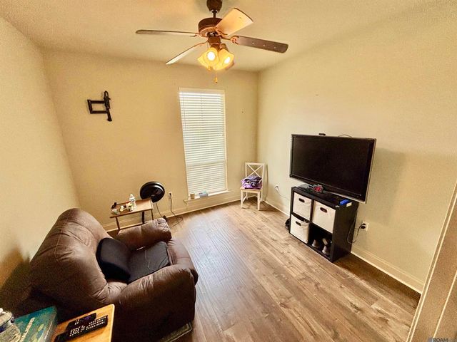 10073 Chanel Dr, Denham Springs, LA 70706