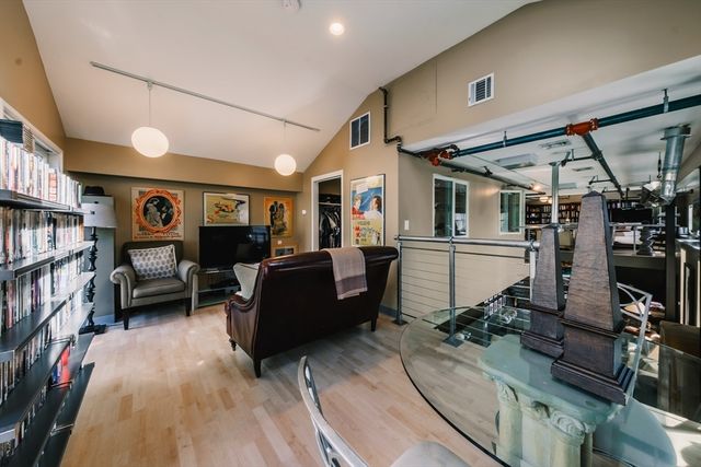 1391 Hyde Park Ave D, Boston, MA 02136