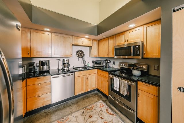 1391 Hyde Park Ave D, Boston, MA 02136