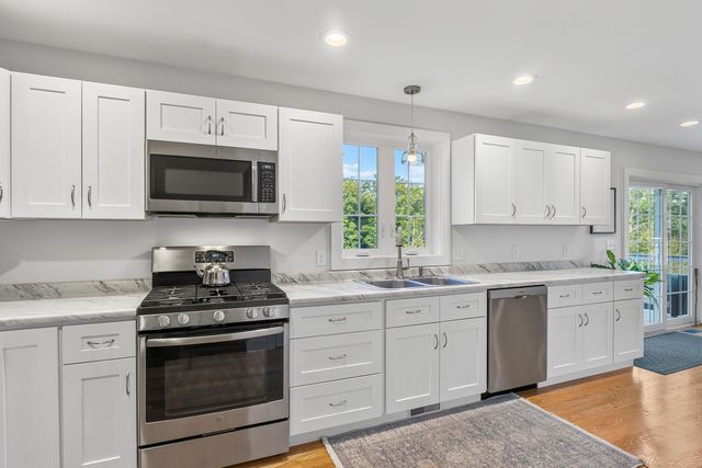40 Thatcher Way, Barrington, NH 03825