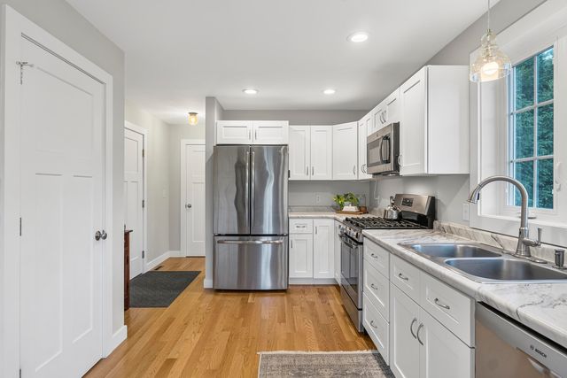 40 Thatcher Way, Barrington, NH 03825
