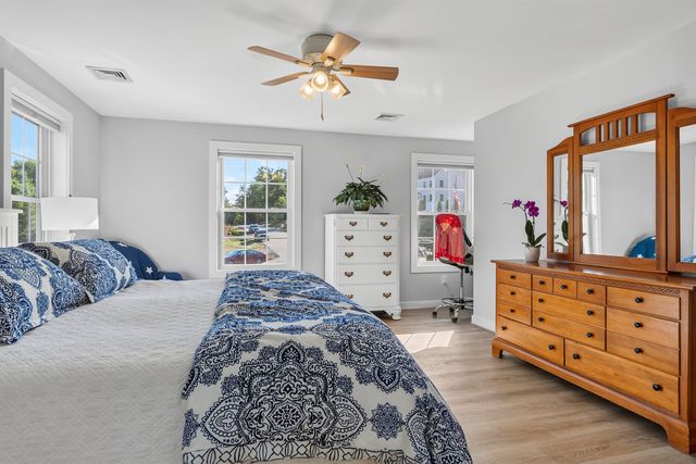 40 Thatcher Way, Barrington, NH 03825