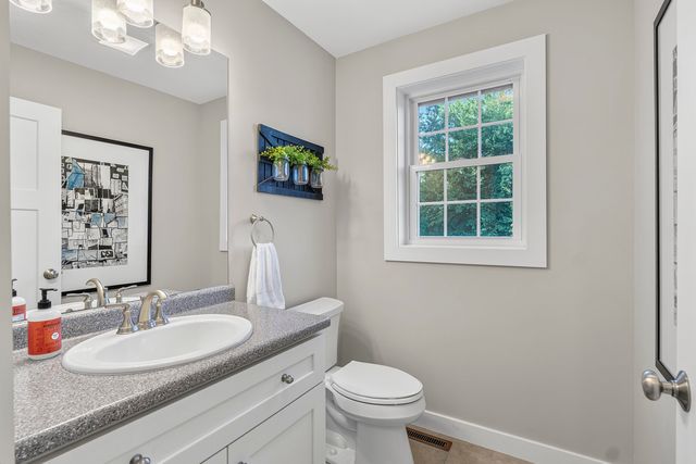 40 Thatcher Way, Barrington, NH 03825