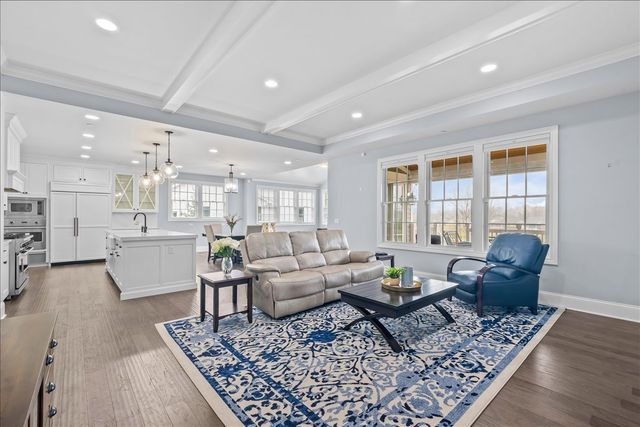 30 S Orchard Circle, Lake Forest, IL 60045