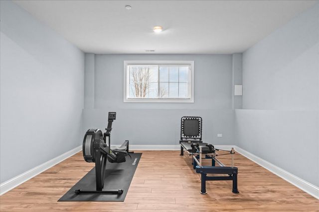 30 S Orchard Circle, Lake Forest, IL 60045