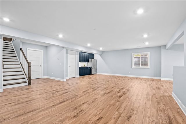 30 S Orchard Circle, Lake Forest, IL 60045