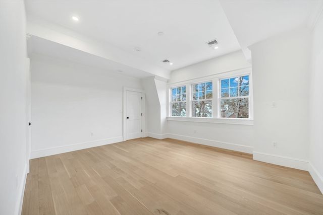 222 Grove St, Wellesley, MA 02482