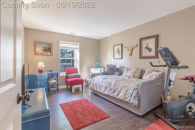 4929 Harbor Point Drive, Waterford, MI 48329