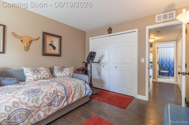 4929 Harbor Point Drive, Waterford, MI 48329