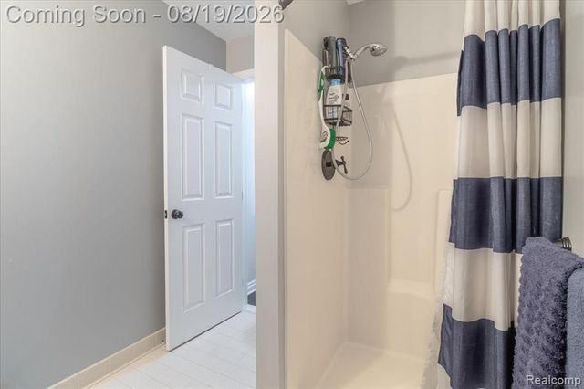 4929 Harbor Point Drive, Waterford, MI 48329