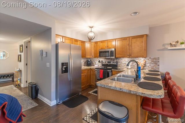 4929 Harbor Point Drive, Waterford, MI 48329