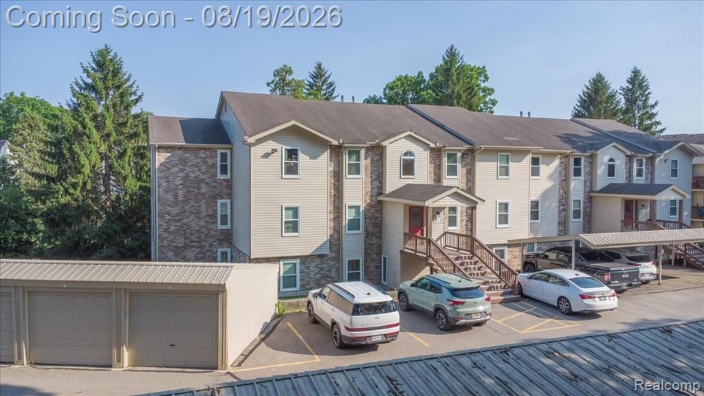 4929 Harbor Point Drive, Waterford, MI 48329