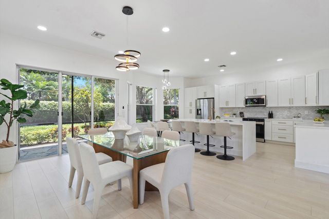 7102 Prado Lake Drive, Delray Beach, FL 33446