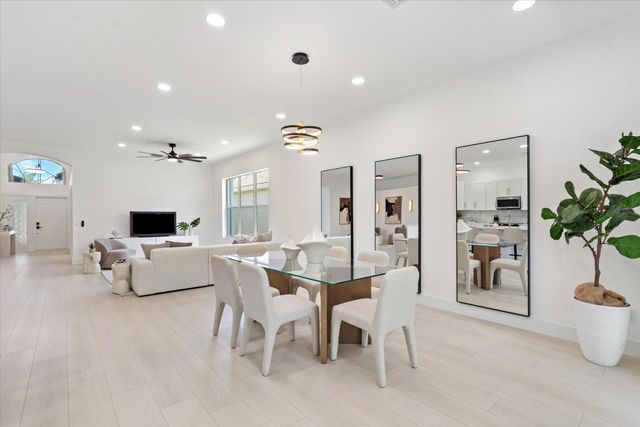 7102 Prado Lake Drive, Delray Beach, FL 33446