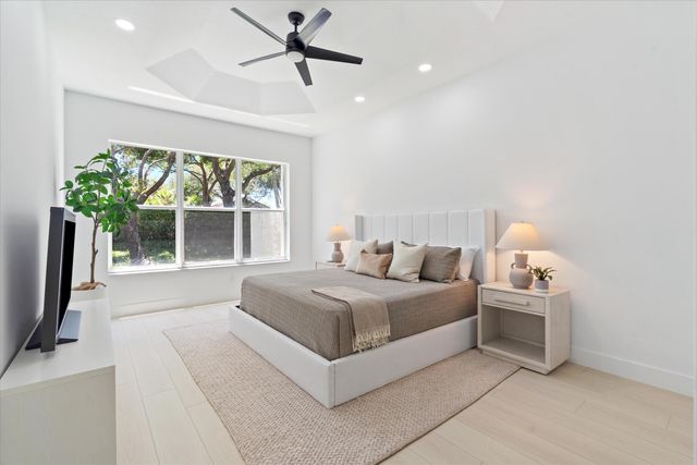 7102 Prado Lake Drive, Delray Beach, FL 33446