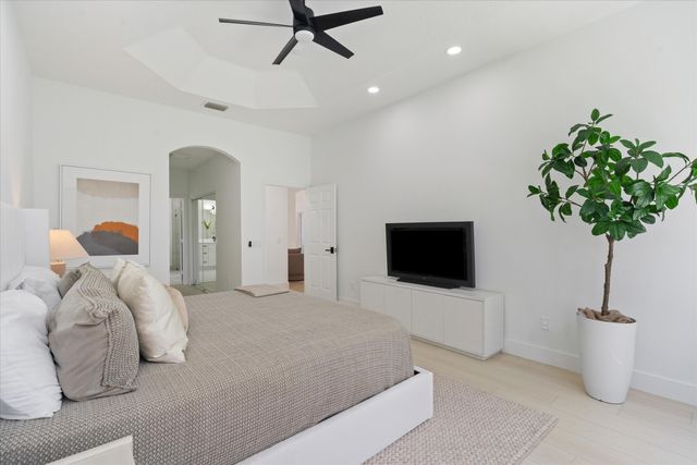 7102 Prado Lake Drive, Delray Beach, FL 33446