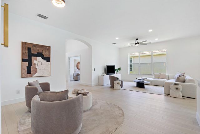 7102 Prado Lake Drive, Delray Beach, FL 33446