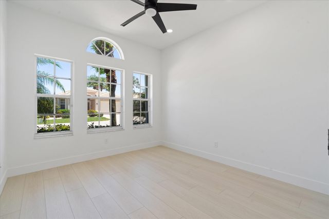 7102 Prado Lake Drive, Delray Beach, FL 33446