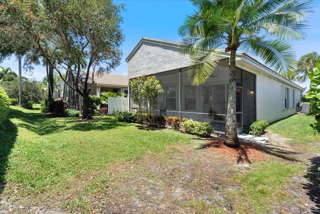 7102 Prado Lake Drive, Delray Beach, FL 33446