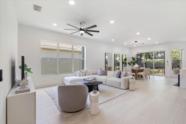 7102 Prado Lake Drive, Delray Beach, FL 33446