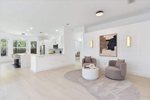 7102 Prado Lake Drive, Delray Beach, FL 33446