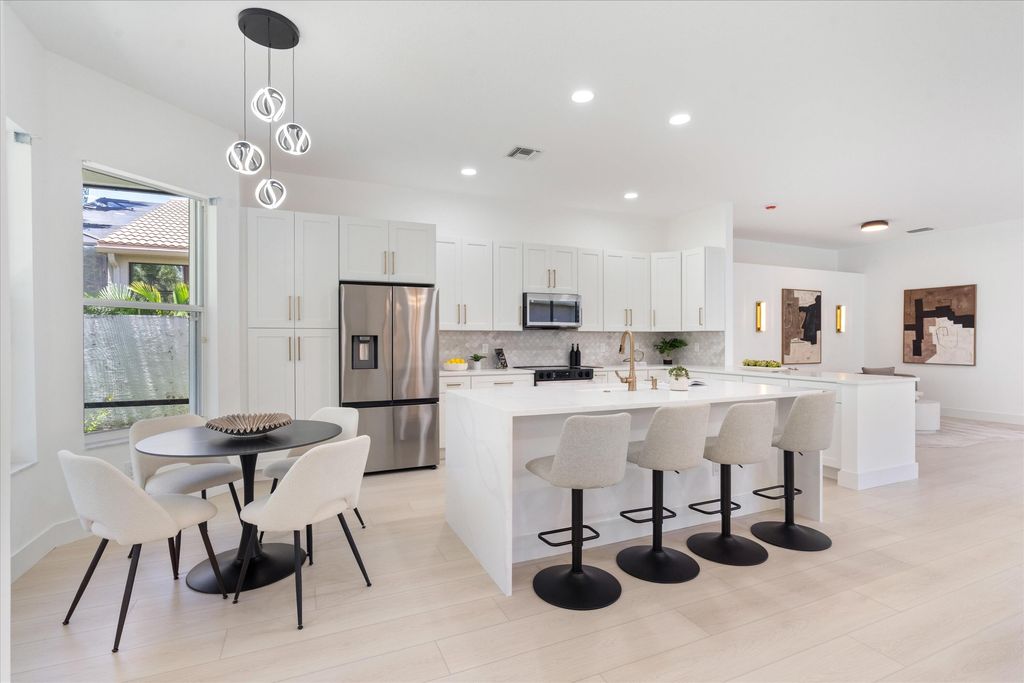 7102 Prado Lake Drive, Delray Beach, FL 33446