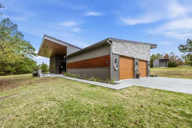 80 Ellisor Road, Huntsville, TX 77320