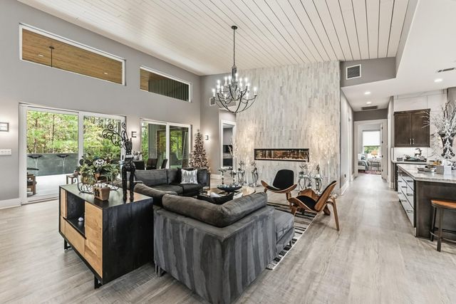 80 Ellisor Road, Huntsville, TX 77320