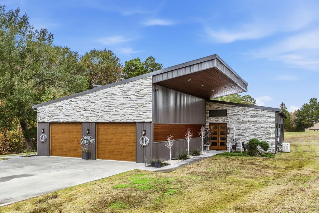 80 Ellisor Road, Huntsville, TX 77320