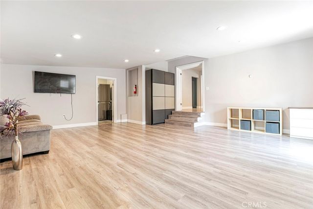 1527 N Screenland Drive, Burbank, CA 91505