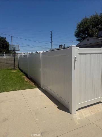 1527 N Screenland Drive, Burbank, CA 91505