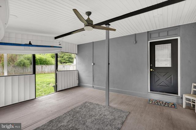 26 S SCHUYLKILL AVE, Leesport, PA 19533