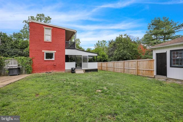 26 S SCHUYLKILL AVE, Leesport, PA 19533