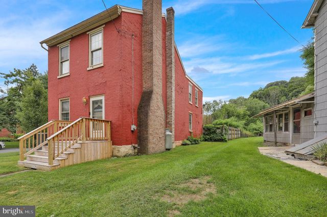 26 S SCHUYLKILL AVE, Leesport, PA 19533