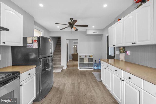 26 S SCHUYLKILL AVE, Leesport, PA 19533