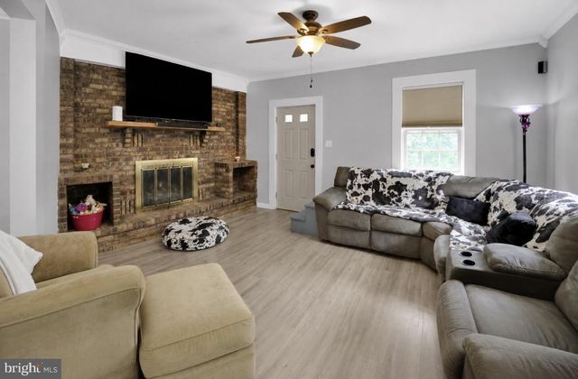 26 S SCHUYLKILL AVE, Leesport, PA 19533