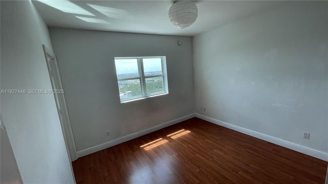 14951 Royal Oaks Ln 1901, North Miami, FL 33181