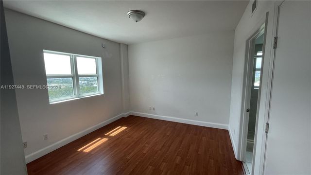 14951 Royal Oaks Ln 1901, North Miami, FL 33181