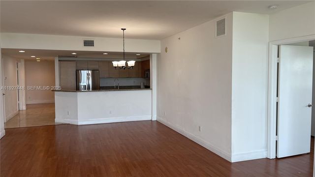 14951 Royal Oaks Ln 1901, North Miami, FL 33181