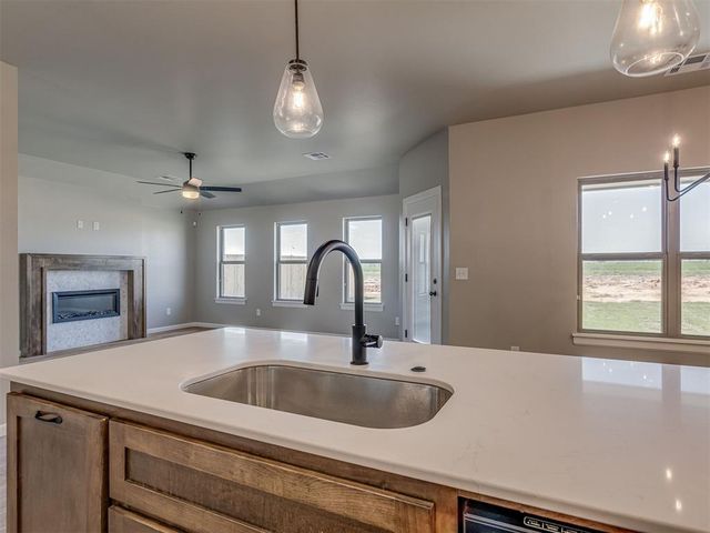 623 Honey Springs Lane, Shawnee, OK 74804